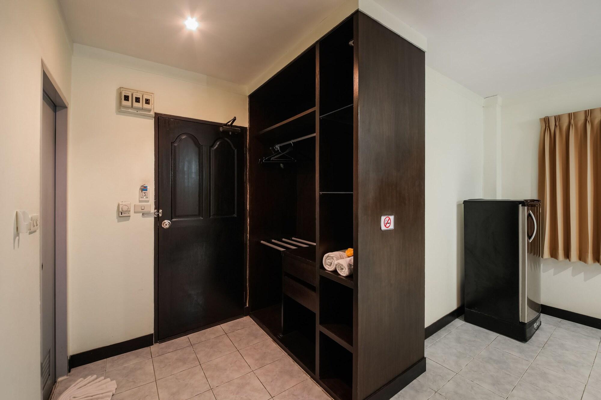 Oyo 244 Roar Inn Patong Eksteriør billede