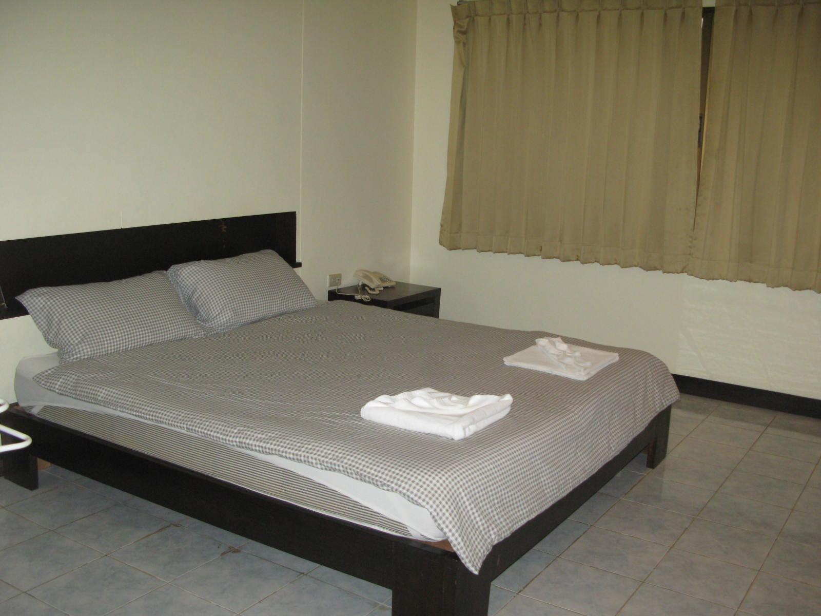 Oyo 244 Roar Inn Patong Eksteriør billede