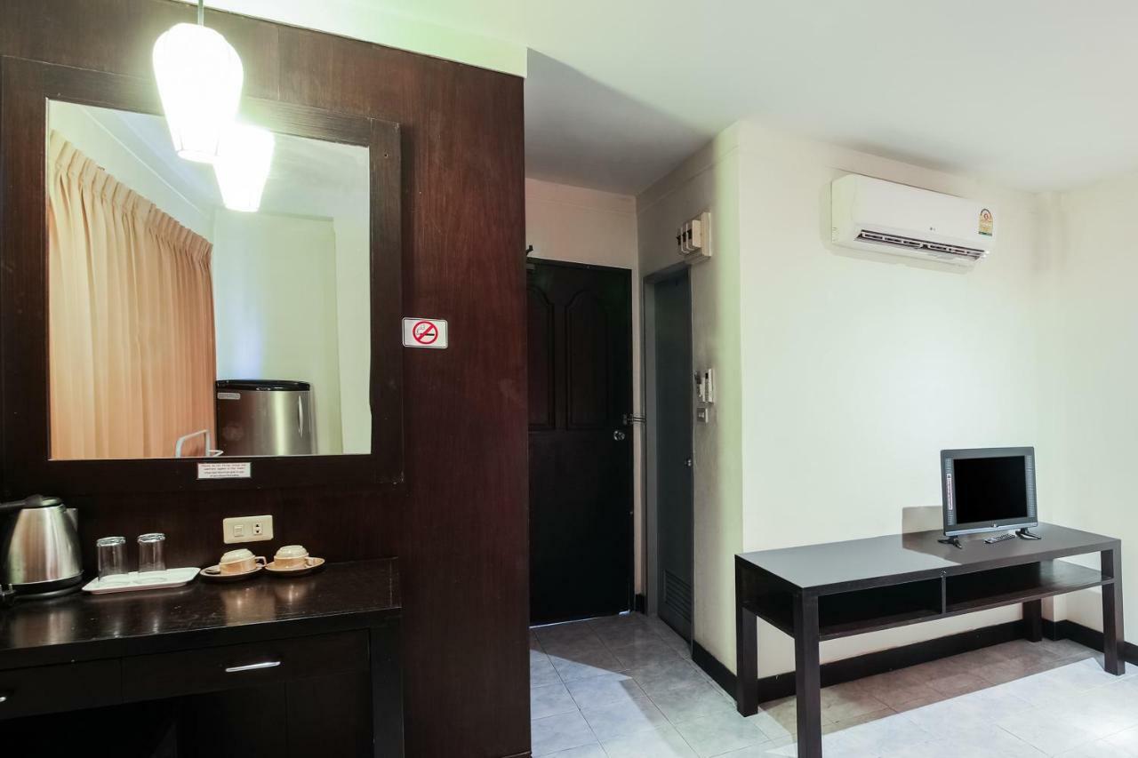 Oyo 244 Roar Inn Patong Eksteriør billede